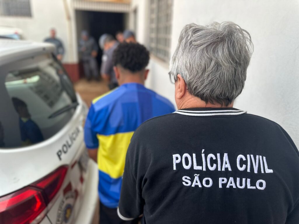 POLÍCIA FECHA O CERCO E PRENDE DOIS NA BAIXADA DE ITAPUÍ